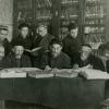 1956 Ташкент Сотрудники института Востоковедения АН Узбекской ССР за расшифровкой восточных рукописей