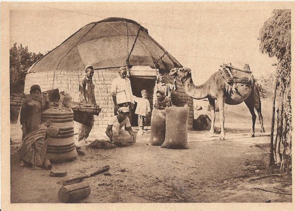 1930 Предпл Туркменистан Семья у Юрты