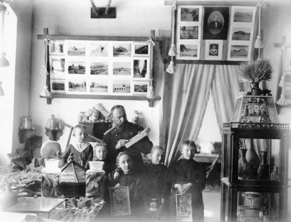 1896 Л Барщевский в Школе