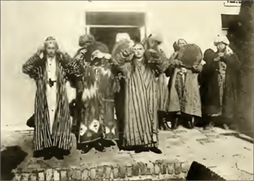 1902 Танцоры и музыканты. Иллюстрация из книги Гюго Краффта