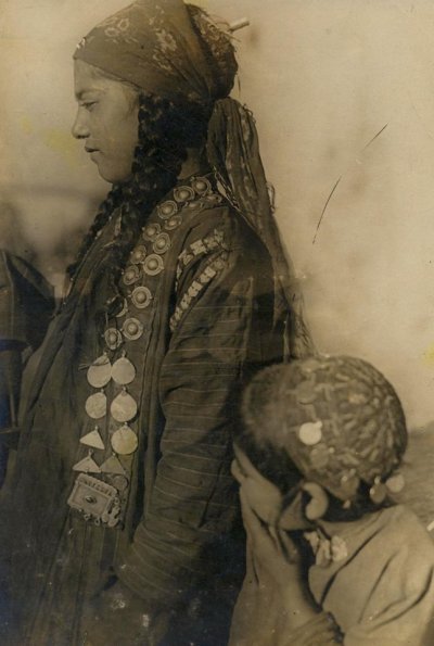 1920 Turkmen Girls 1