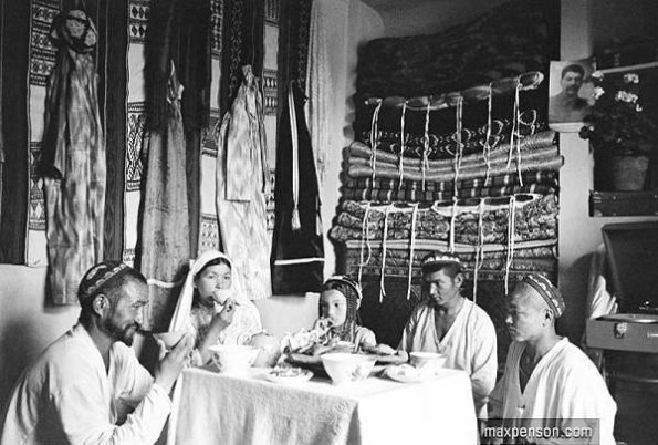 1930 Предпл Узбекистан Ужин в Семье