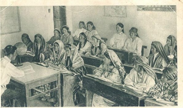 1932 Таджикистан Занятия в Женском Педагогическом Техникуме