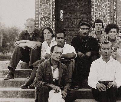 1933 Lengston Huse with Tashkent Writers 1933