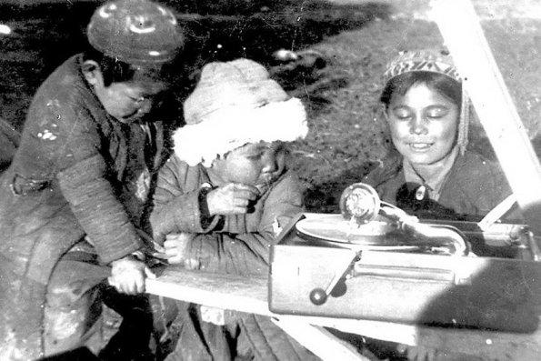 1935 Кыргызстан Патефон
