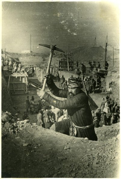 1945 Узбекистан Фархадская ГЭС Бригадир Скальных Работ Киргизов
