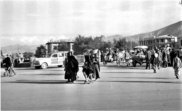 1953 Kabul People from Market 16