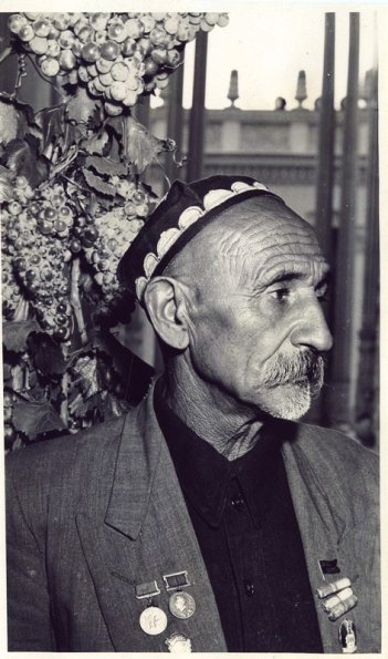 1954 Выставка ВСХВ Участник-Виноградарь Ризамат Мусамухамедов