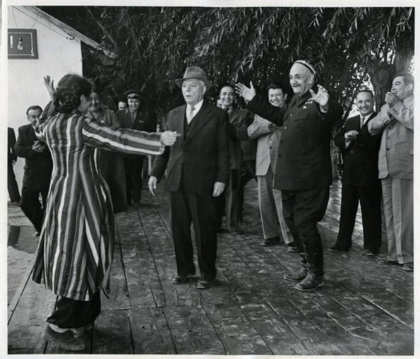 1958 Ташкентская Область Председатель ПВС СССР К Ворошилов на Танцплощадке Колхоза Шарк Юлдузи
