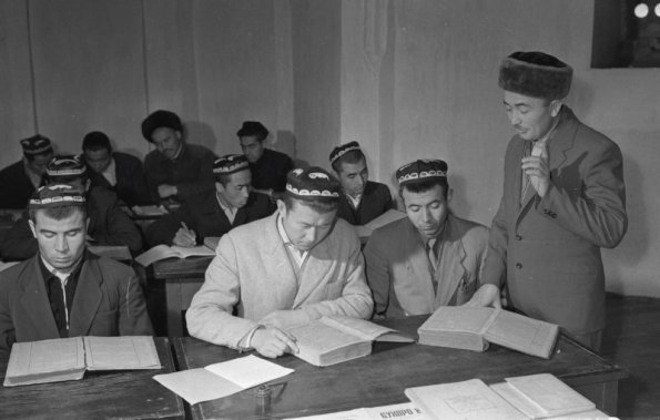 1963 Бухара Медресе Мири Араб Преподаватель Мухтор Абдуллаев
