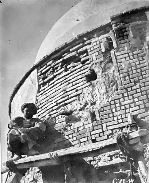 1963 Самарканд Мавзолей Абди-Дарун Фрагмент Купола во Время Реставрации