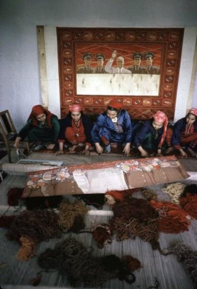 1963 Carpet Weivers making Khruschev Portret Bukhara