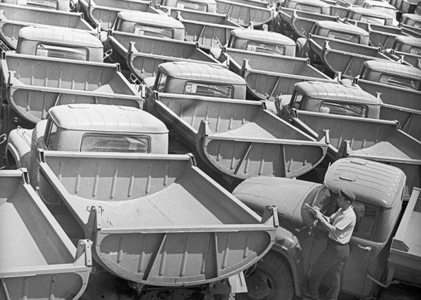 1966 Ташкент Прибытие Самосвалов после Землетрясения