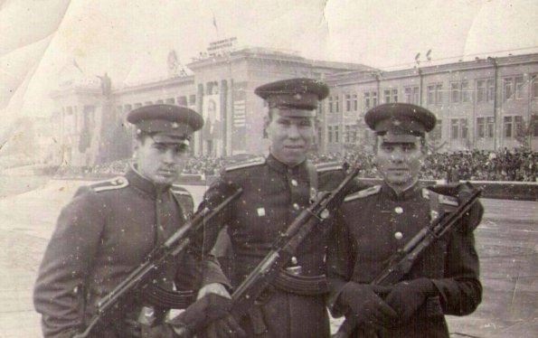 1968 Tashkent Military School Lev Rohlin in Center