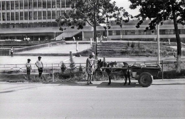 1975 Ташкент Девушка на Фоне ГУМа