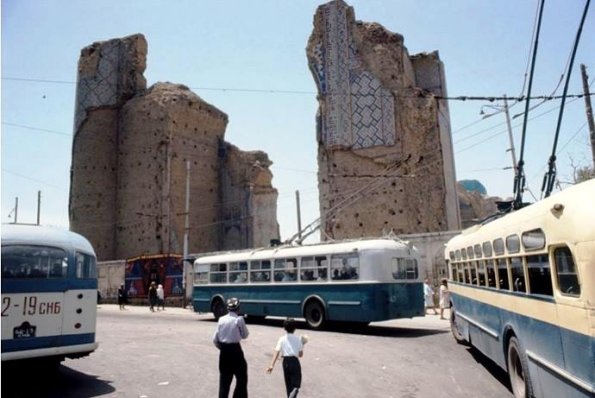 1975 Samarkand Trolleys
