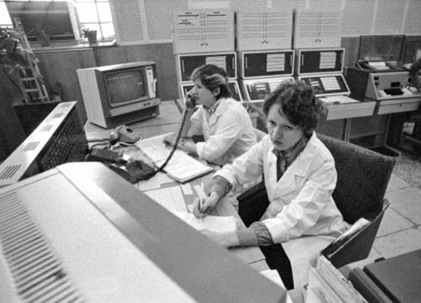 1983 Ташкент Центральный Телеграф Нач Смены А Гордеева и Диспетчер Т Копперт